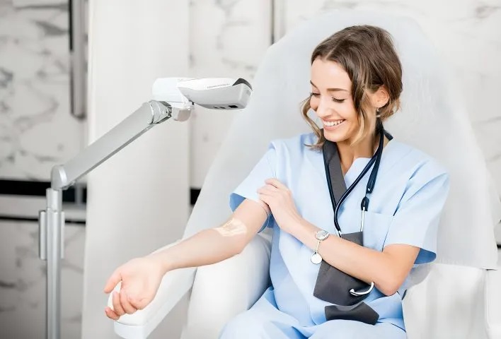 Cómo la luz para localizar venas está revolucionando la atención médica moderna