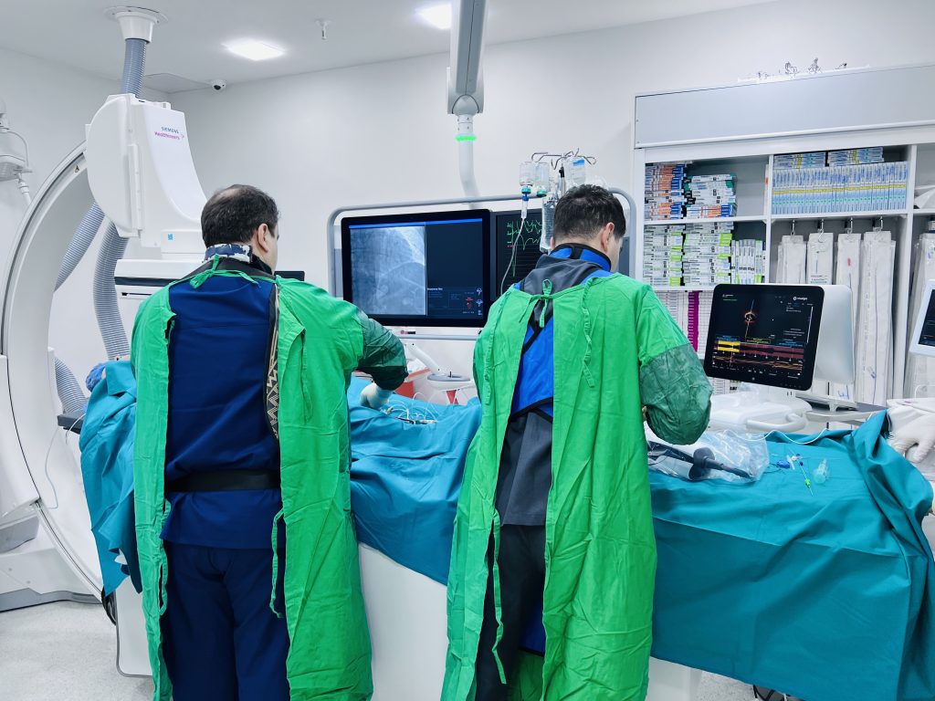 Un hito histórico: el primer caso de PCI de Azerbaiyán guiado por un sistema OCT multimodal